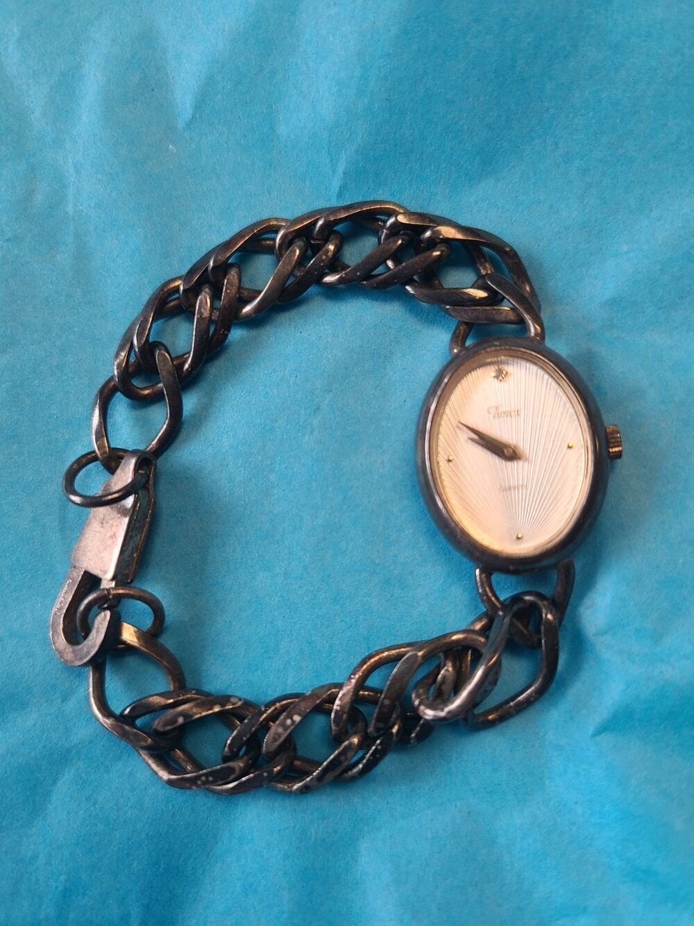 Vintage Timex women's watch chain band 1980s 1990s oval face (needs battery)